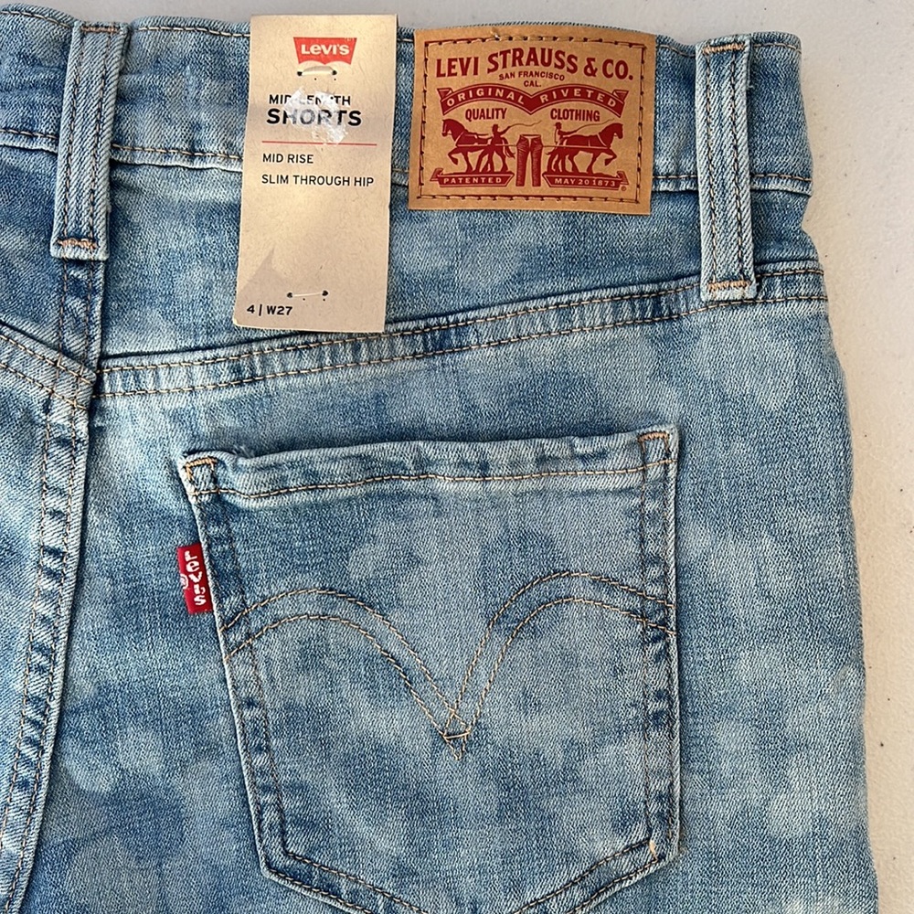 Levi’s Mid- Length Shorts- Slate Daisy/Light Wash - Picture 6 of 8